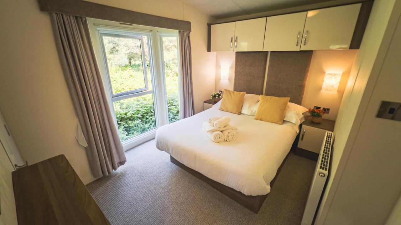 Hazel Oaks, Beautiful Lodge With Hot Tub - Sleeps 6 - Felmoor Park Morpeth Exterior photo